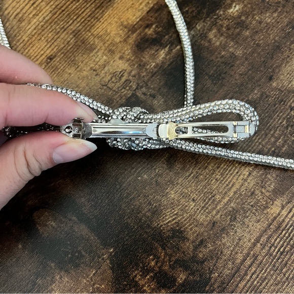 Untamed Petals "Park Avenue" Silver Bow Hair Clip - Picture 7 of 7